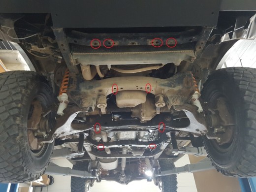 Stalowa Osłona skrzyni biegów Toyota Land Cruiser J90 